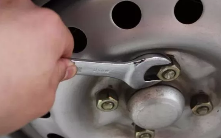 為什么螺絲釘都是順時(shí)針擰緊？